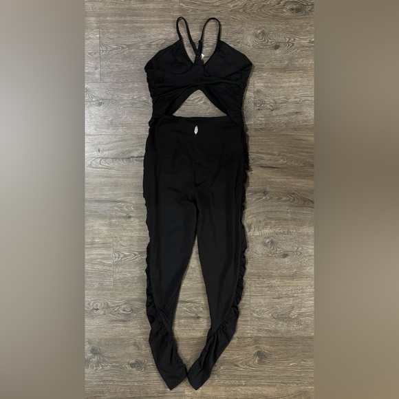 *NWOT* Free People BALANCING ACT ONESIE JUMPSUIT ROMPER- BLACK - Picture 7 of 7